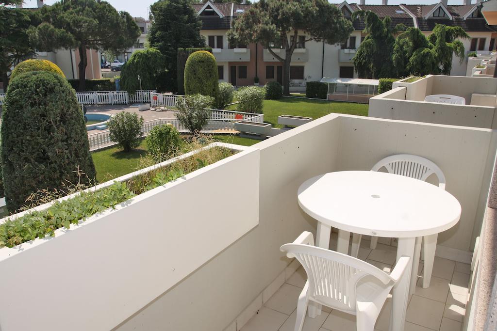 Residence Equilio Family Apartments Lido di Jesolo Exterior photo