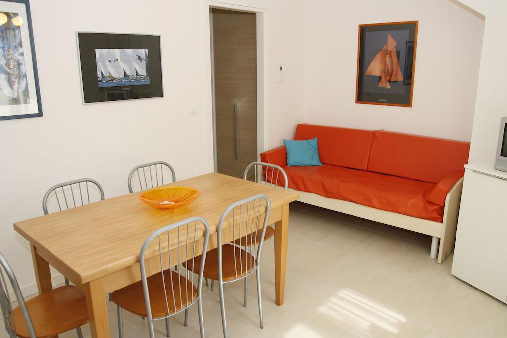 Residence Equilio Family Apartments Lido di Jesolo Room photo