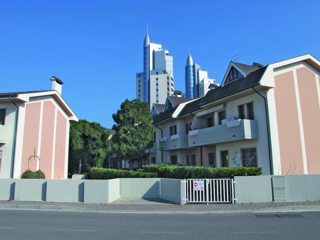 Residence Equilio Family Apartments Lido di Jesolo Exterior photo